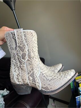 Lane boots size 10